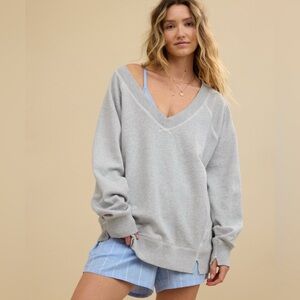 Aerie Downtime V-Neck Oversized Sweatshirt
Medium Heather Gray Size Large